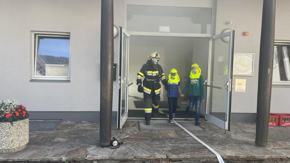 Transformatorbrand in der Mittelschule