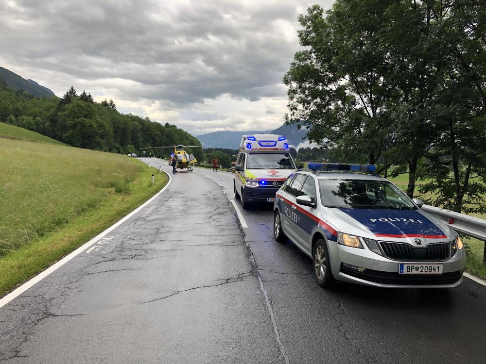 Verkehrsunfall auf der B100